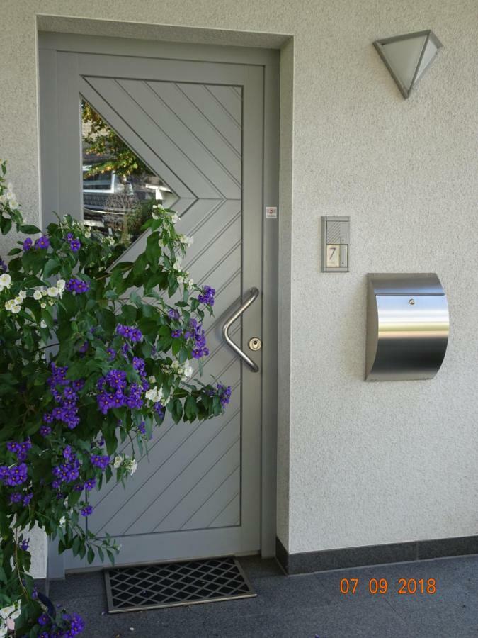 Traumferienwohnung Zwischen Koeln Und Duesseldorf Apartment Leichlingen